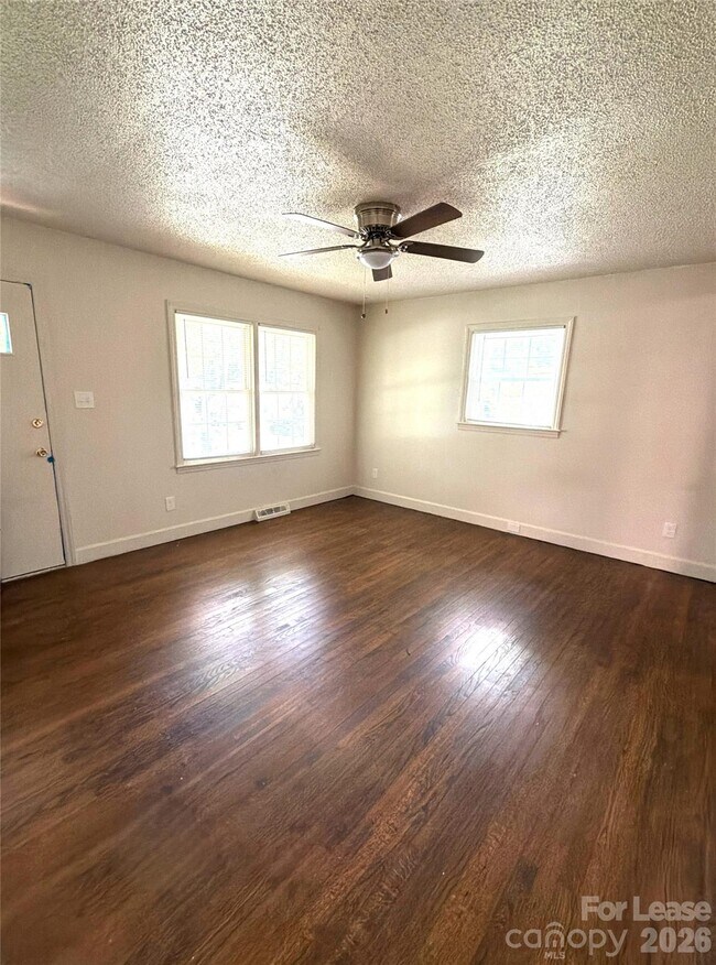 Building Photo - 4410 Brooktree Dr