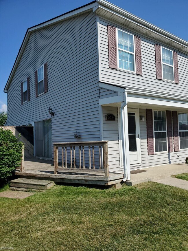 28384 Raleigh Crescent Dr, New Baltimore, MI 48051 Condo for Rent in