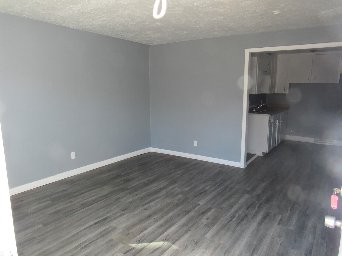 Primary Photo - 11429 E Lexington Ave