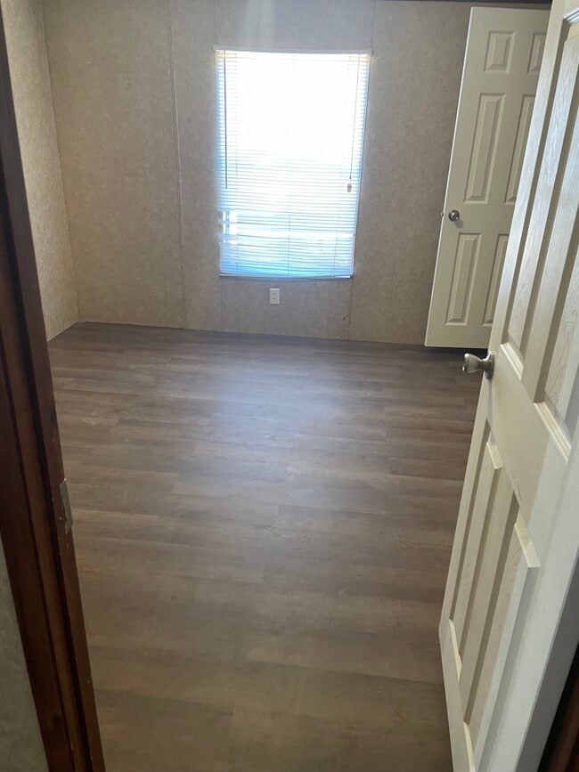 Building Photo - 2068 Krist Ln