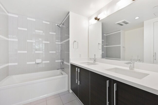 Building Photo - 420 Mission Bay Boulevard North