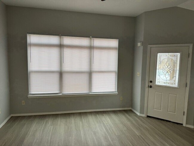 Foto del edificio - MOVE IN SPECIAL CALL NOW