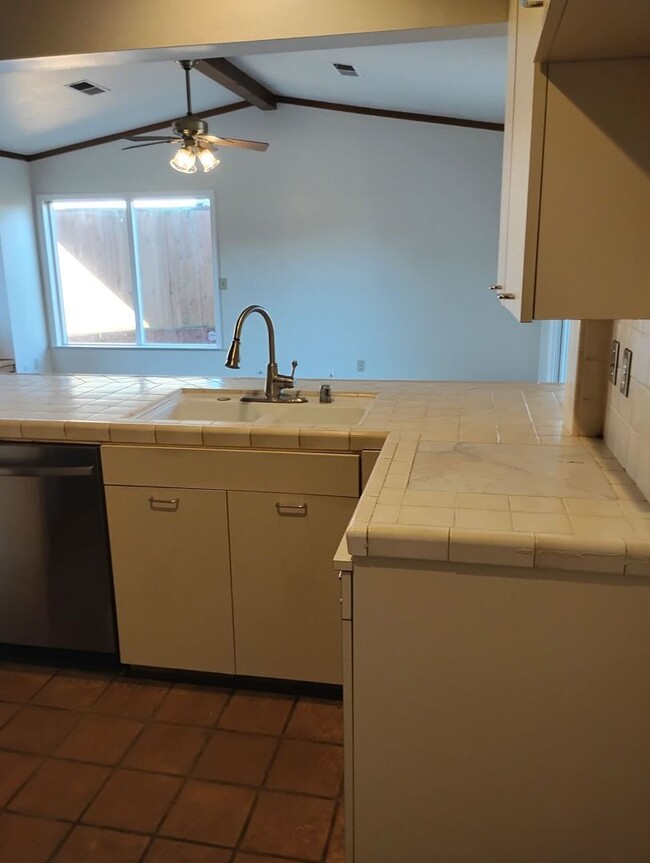 Building Photo - 3420 La Jolla Way