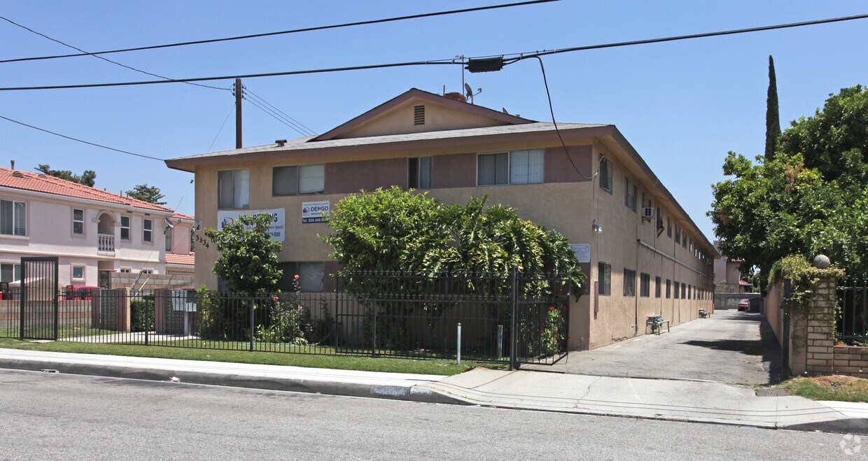 Foto principal - 3534 Whistler Ave