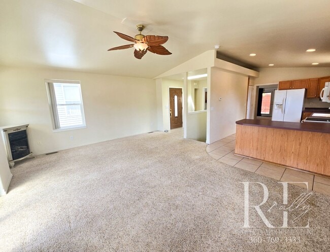 Foto del edificio - 3-Bed Townhome w/ Private Outdoor Spaces &...