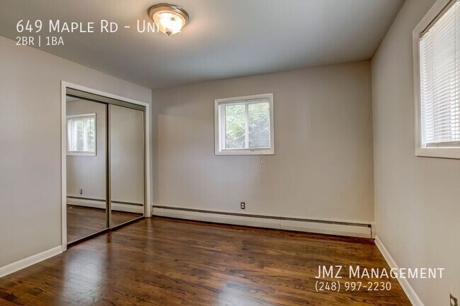 Foto del edificio - 649 W Maple Rd