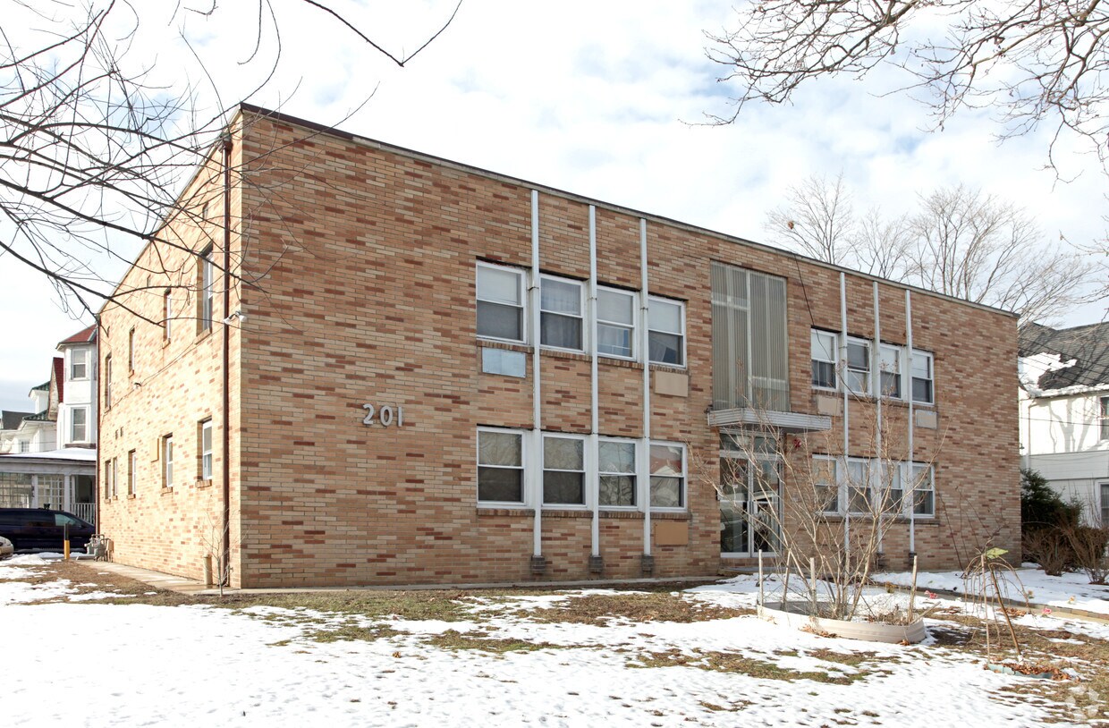 Primary Photo - 1201 Grand Ave