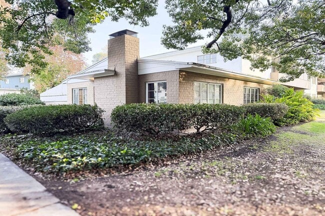 Photo - 5243 Village Green House