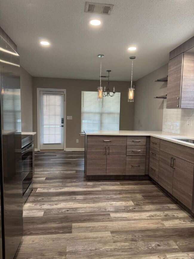 Foto del edificio - 115 Lauren Ln