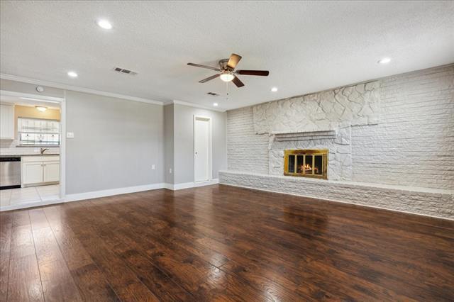 Foto del edificio - 7305 Greenspan Ave