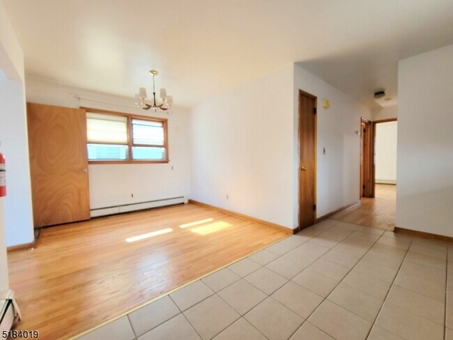 Building Photo - 214 N 3rd St