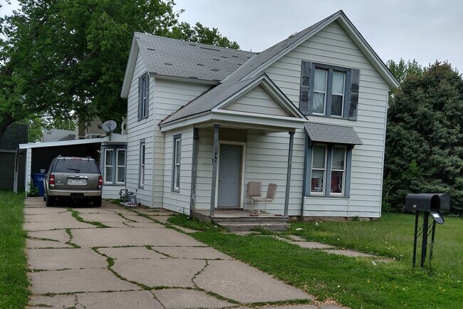 Building Photo - 248 E Linden Ave