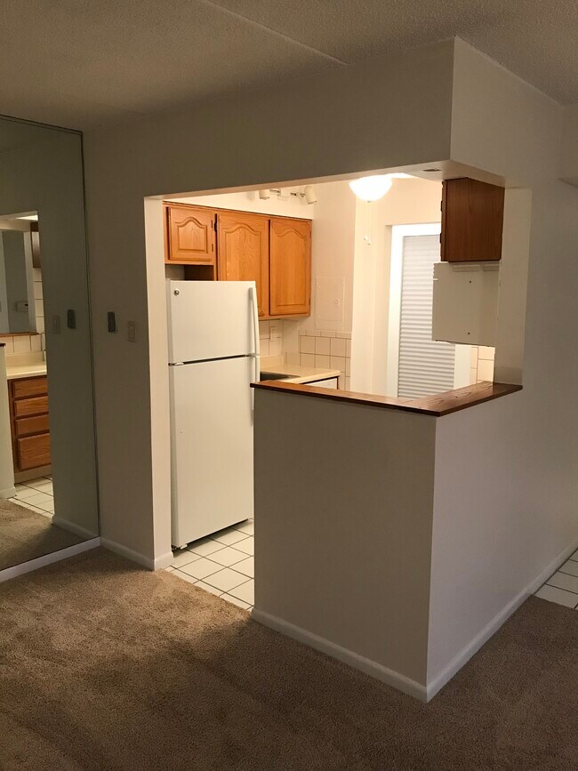 Kitchen - 2120 Greentree Rd