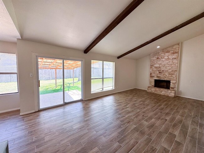 Building Photo - 505 Cambridge Dr