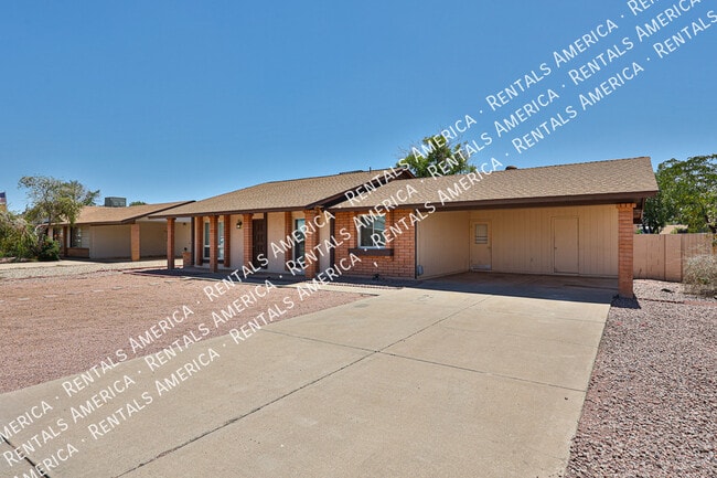 Building Photo - 1425 W Sequoia Dr