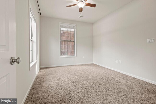 Foto del edificio - 22615 Norwalk Square