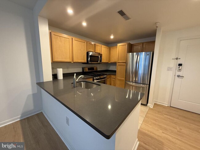 Building Photo - 350 G St SW
