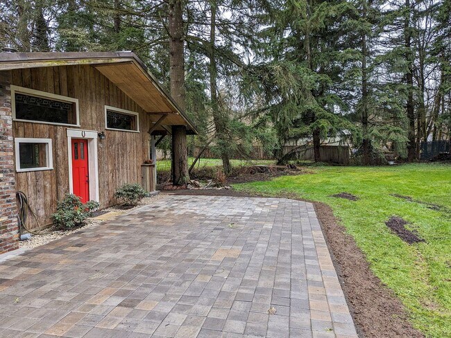 Building Photo - Cozy Cabin-like Home with Office/Den! ~ Re...