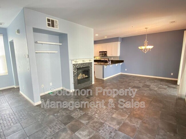 Foto del edificio - 765 Harbor Cliff Way