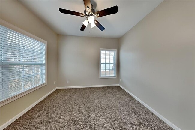 Building Photo - 383 Kyles Cir