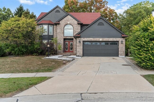 Building Photo - 23931 Pointe Dr