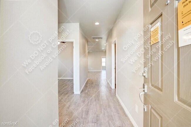 Building Photo - 3 br, 2 bath Duplex - 381 County Rd 306 A A