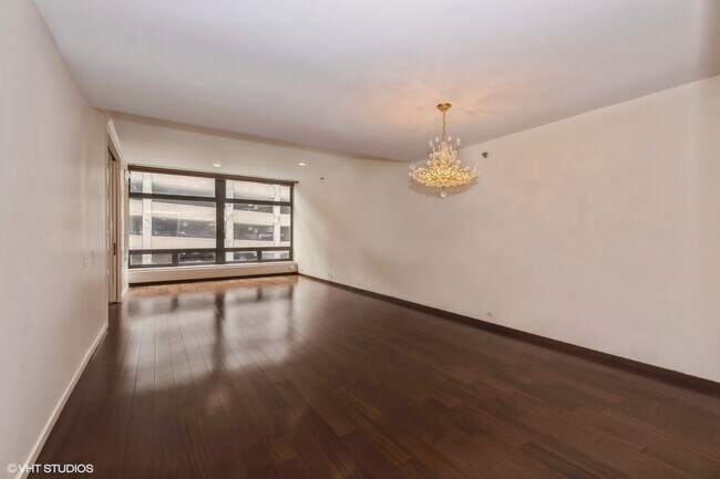 Foto del edificio - 680 N Lake Shore Dr