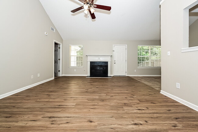 Building Photo - 10953 Tara Village Way