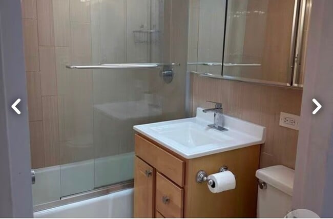 Foto del edificio - 2626 N Lakeview Ave