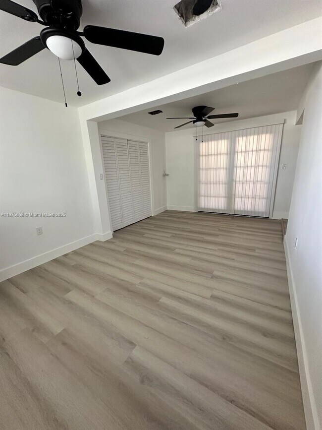 Foto del edificio - 3101 SW 102nd Pl