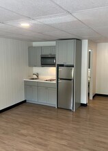 Building Photo - 5 Woodsdale Dr