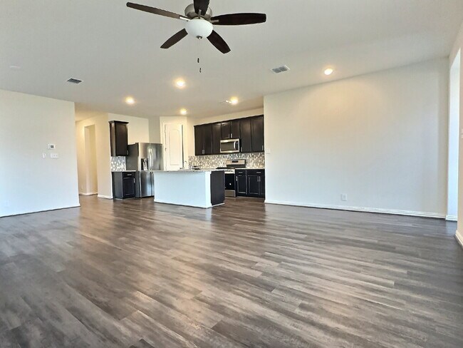Foto del edificio - "Charming 3-Bed Oasis in San Antonio – Spa...