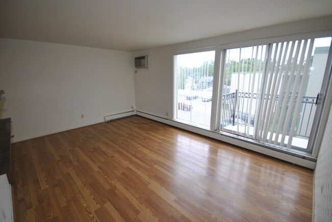 One-Bedroom Living Room - The Sans Souci