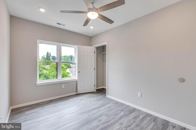 Foto del edificio - 1225 W Dauphin St