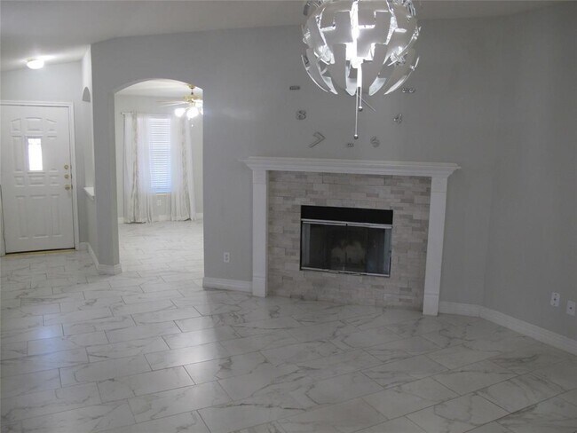 Foto del edificio - 3401 Pioneer Crossing Dr