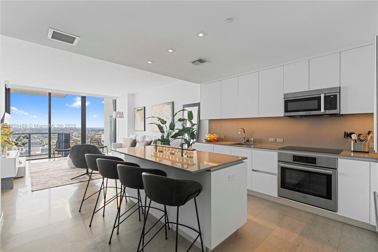 Foto principal - 88 SW 7th St