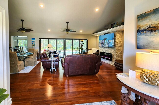 Foto del edificio - 28450 Winthrop Cir