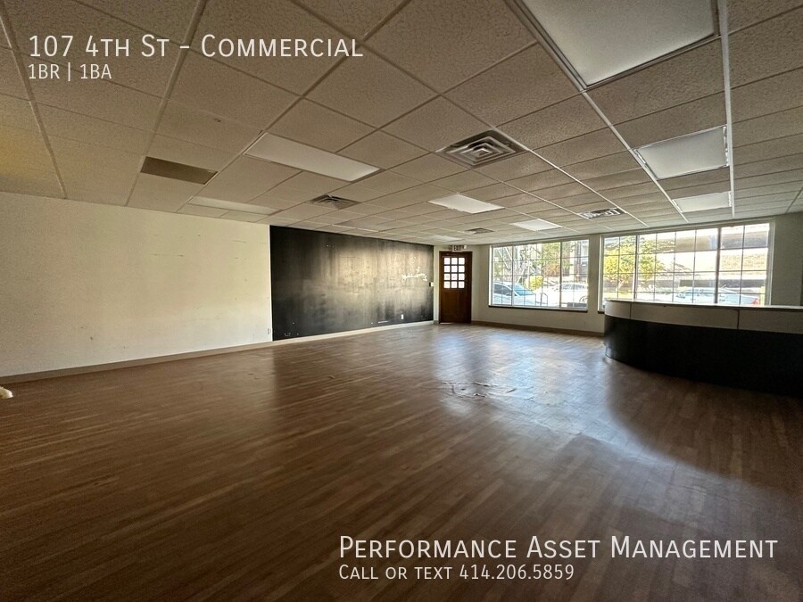 Foto principal - Downtown racine commercial space steps fro...