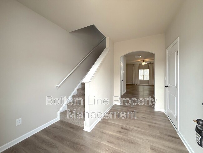 Building Photo - 8128 Stonemere Ln