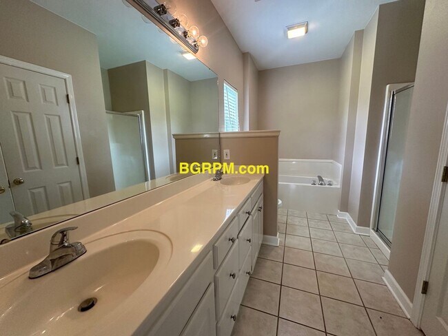 Foto del edificio - House for rent in Cabot!