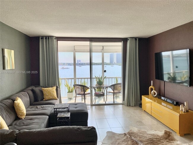 Foto del edificio - 3000 Marcos Dr