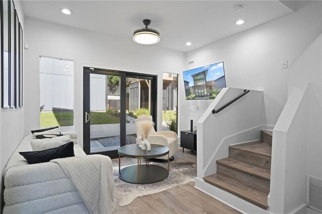 Foto del edificio - 3120 Godby Rd