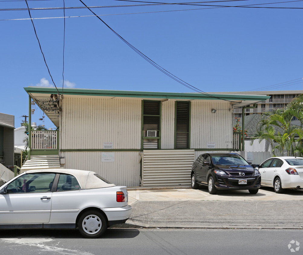 Building Photo - 3015 Kaimuki Ave