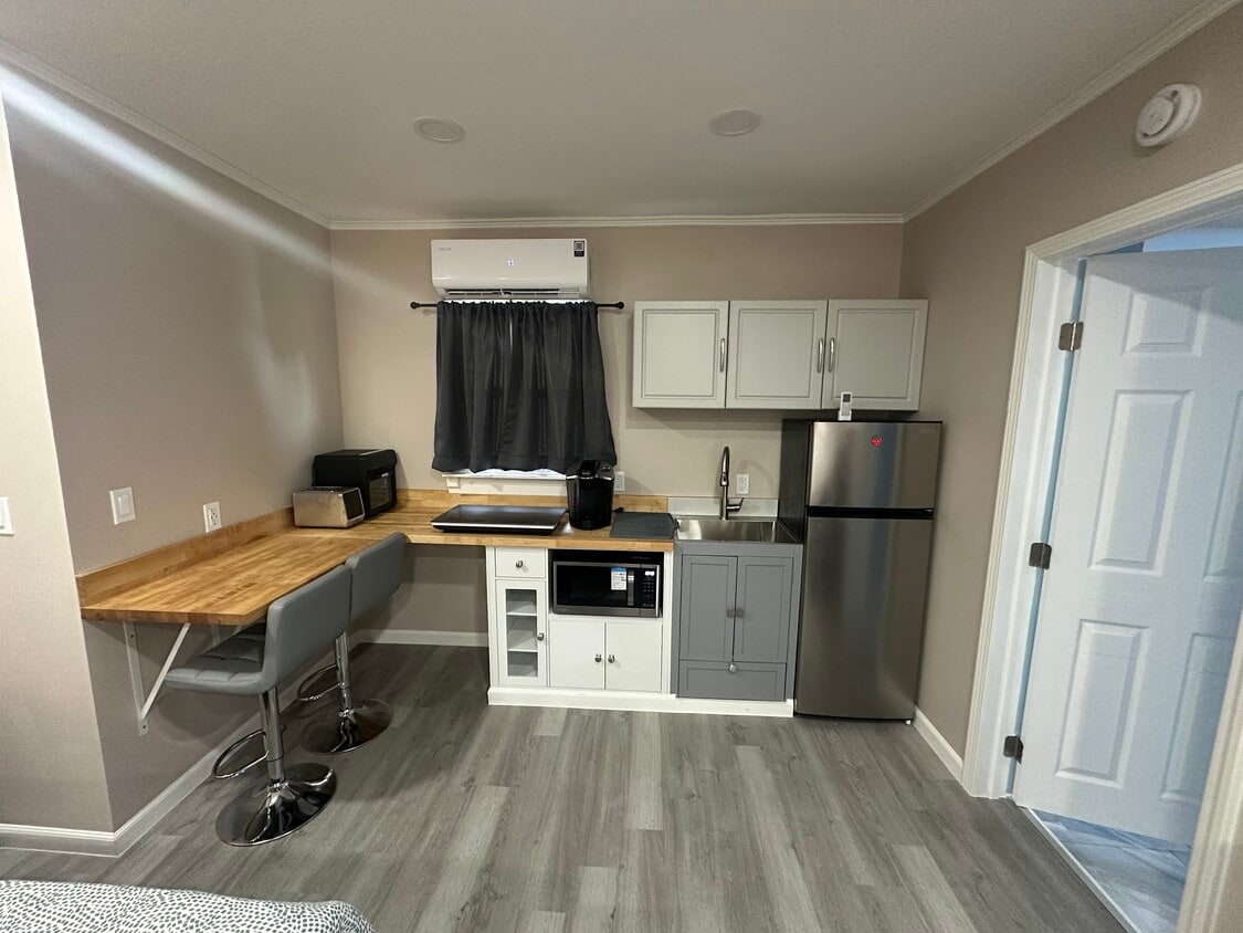 Foto principal - 5327 Norrisville Rd