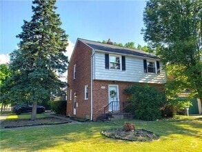 Building Photo - 4856 Edsal Dr