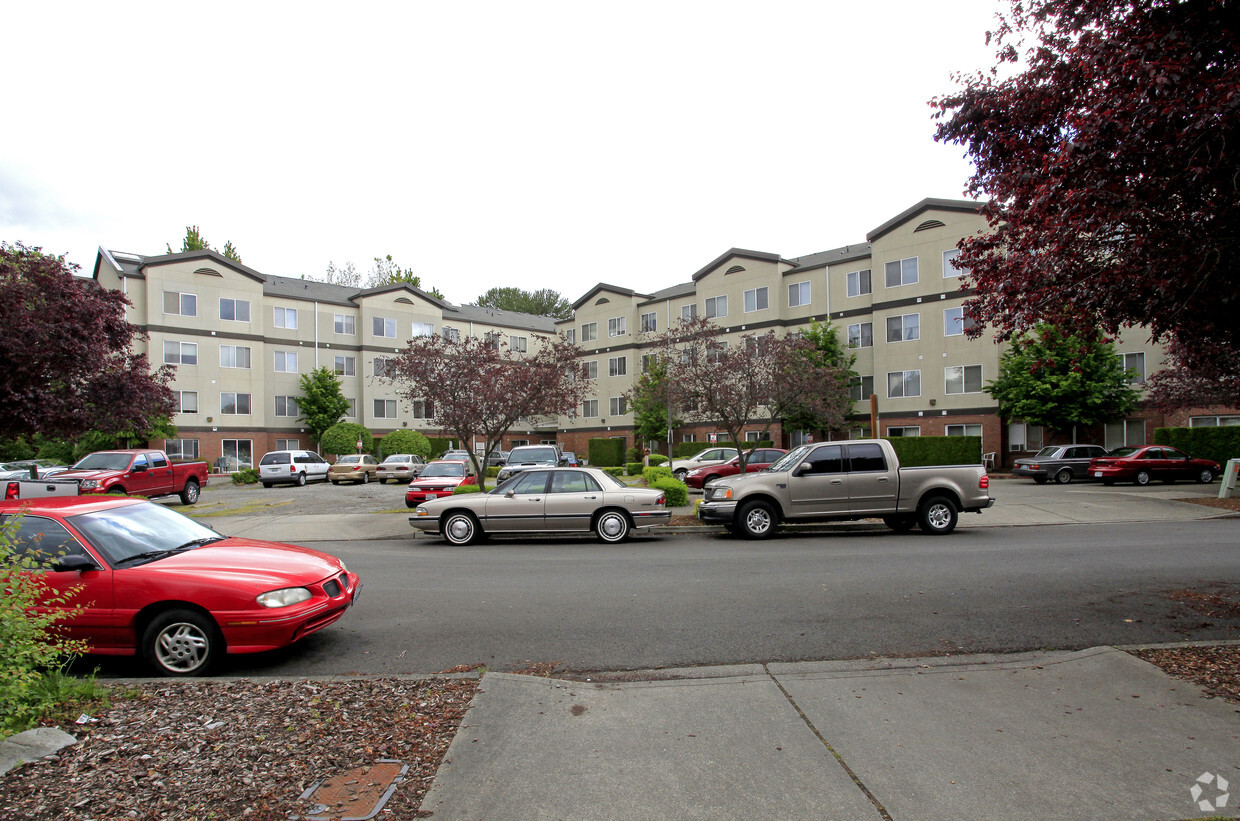 Foto del edificio - Cedar River Court Apartments