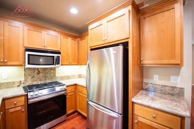 Building Photo - 832 Cherry Orchard Pl