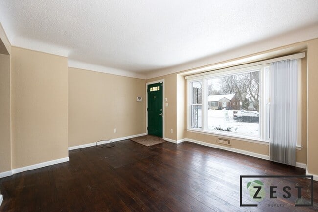 Foto del edificio - WELCOME HOME!!!!! OPEN HOUSE THURSDAY MAY ...