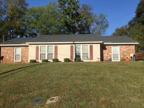 Building Photo - 804-806 Shanna Ct