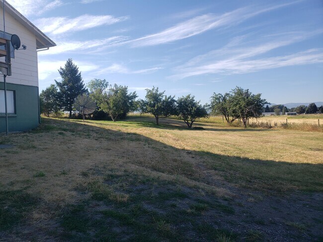 Building Photo - 5800 Sypes Canyon Rd